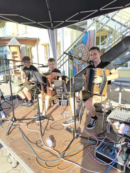 Bild "Pfarrei Gotteszell:Junge-Musiker-Gotteszell.jpg"