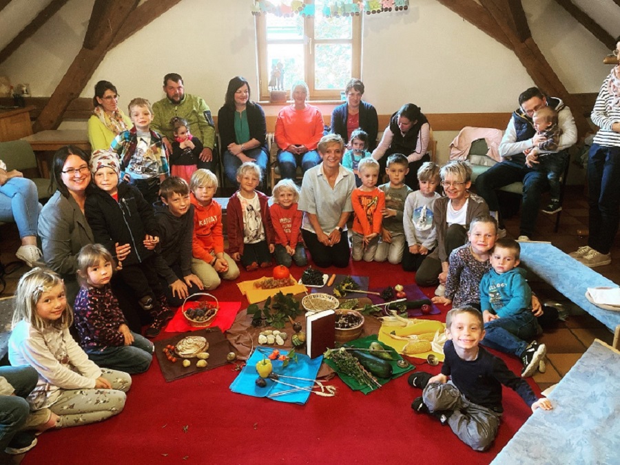 Bild "Pfarrei Ruhmannsfelden:Kleinkindergottesdienst_Ruhmannsfelden_Oktober-23.jpg"