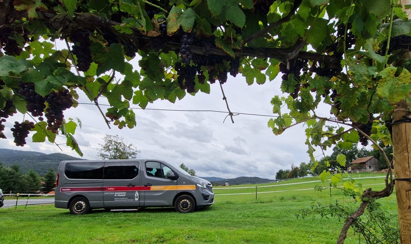 Bild "Pfarrei Teisnach:Caritas-Bus_2025.jpg"