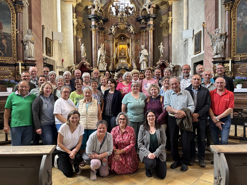 Bild "Pfarrei Teisnach:Pfarrwallfahrt_2025_Gruppenfoto.jpg"