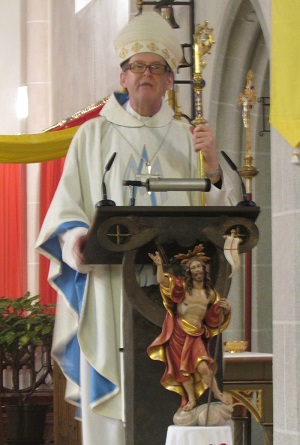Bild "Pfarrei Teisnach:Weihbischof_Dr._Graf_Bild_2.JPG"