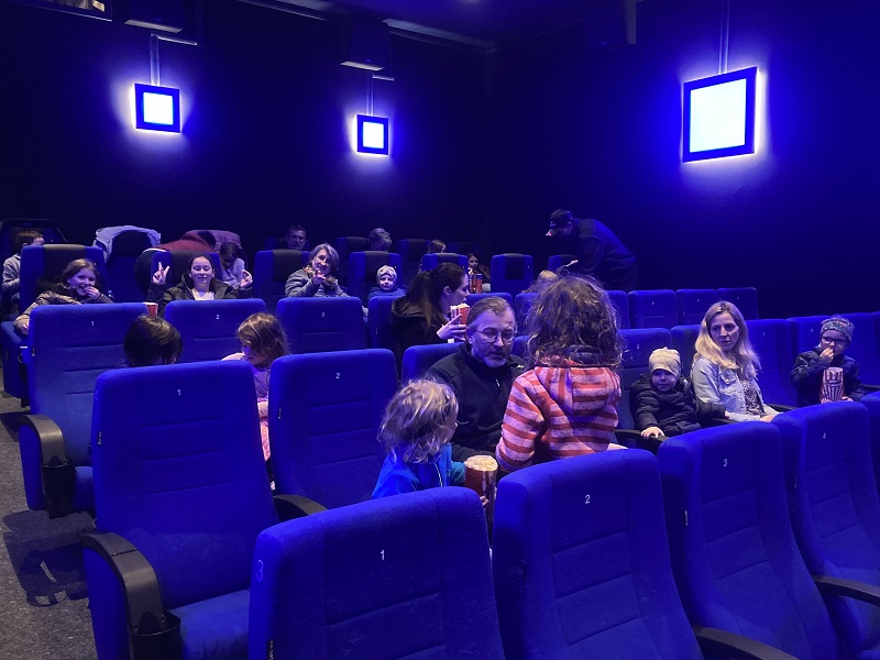 Bild "Pfarreiengemeinschaft:2024-03-26_Familienkino_in_Regen2.jpg"