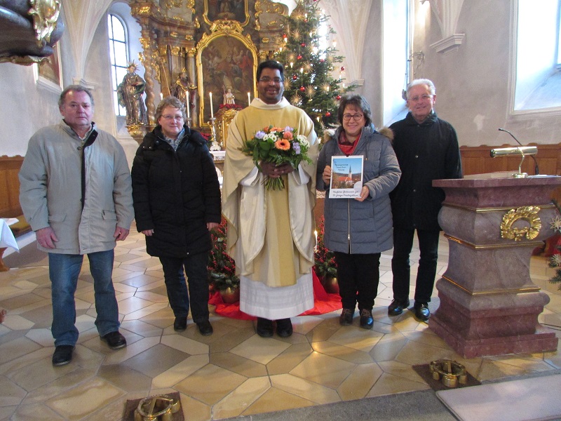 Bild "Pfarreiengemeinschaft:20_jaehriges_Priesterjubilaeum_zum_Neuen_Jahr_Bild.JPG"