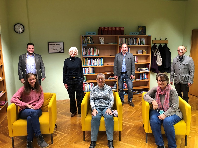 Bild "Pfarreiengemeinschaft:Buecherei_Teisnach_Gruppenfoto.jpg"