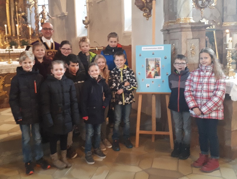 Bild "Pfarreiengemeinschaft:Kommunionkinder_20_Patersdorf.jpg"