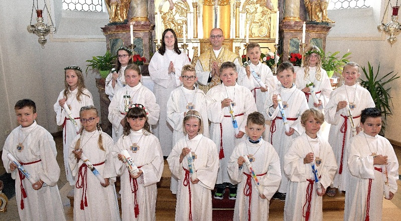 Bild "Pfarreiengemeinschaft:Kommunionkinder_March_2021.jpg"