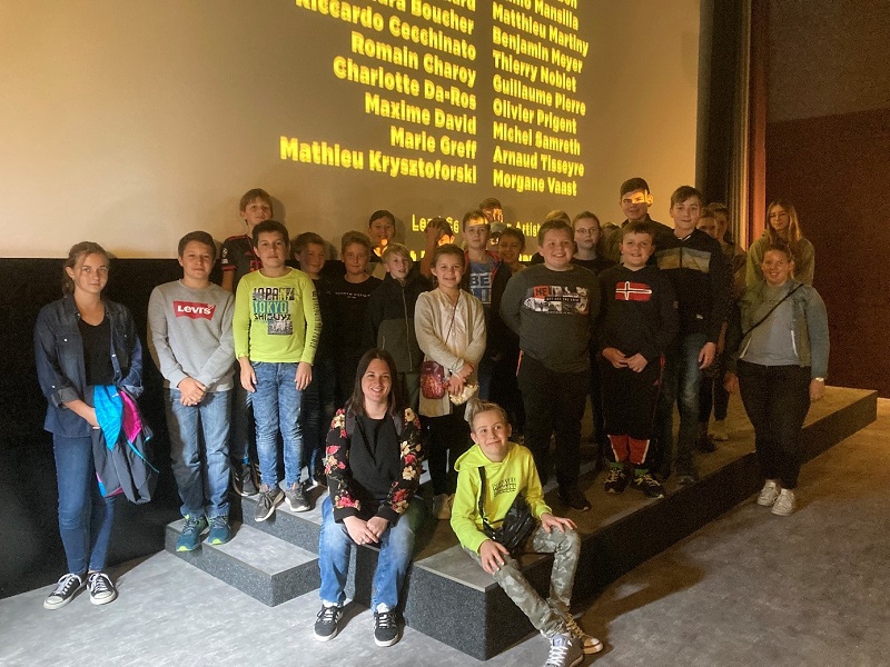 Bild "Pfarreiengemeinschaft:Minis-Kino-2022.jpg"