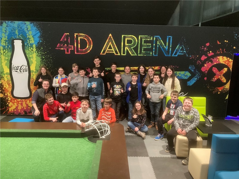 Bild "Pfarreiengemeinschaft:Ministranten-4D-Arena-2023.jpg"