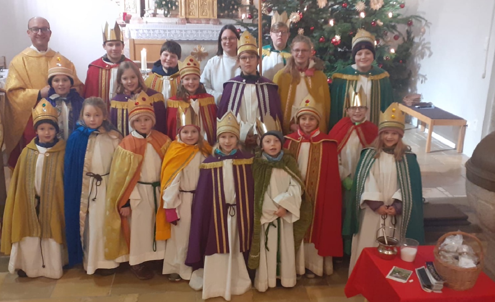 Bild "Pfarreiengemeinschaft:Sternsinger-24-Achslach.JPG"