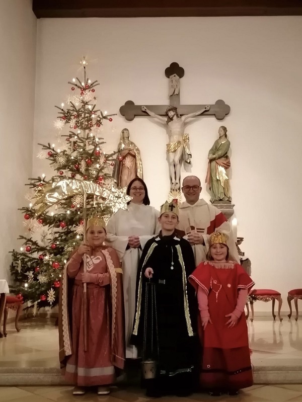 Bild "Pfarreiengemeinschaft:Sternsinger-24-Fernsdorf.jpg"