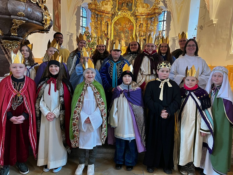 Bild "Pfarreiengemeinschaft:Sternsinger-24-Patersdorf.JPG"