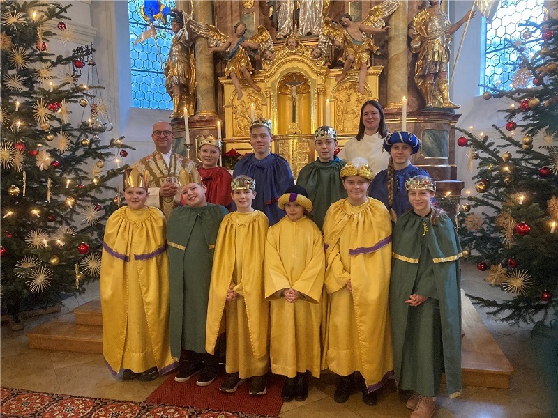 Bild "Pfarreiengemeinschaft:Sternsinger-March-2023.jpg"