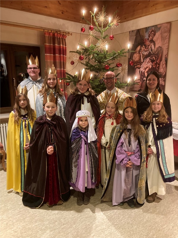 Bild "Pfarreiengemeinschaft:Sternsinger-Patersdorf-2023.jpg"
