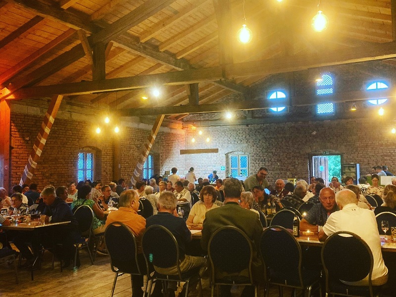 Bild "Pfarreiengemeinschaft:Weinfest-Linden-2023.jpg"
